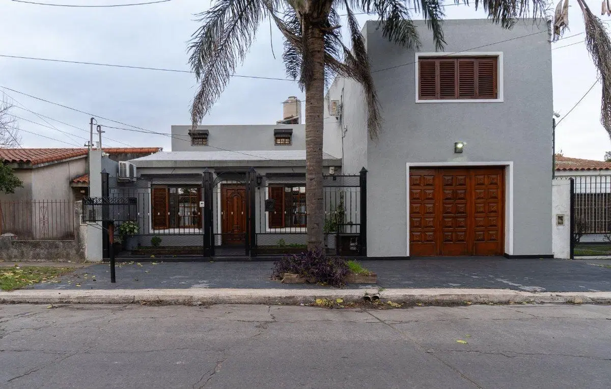 VENTA DE CASA 6 AMBIENTES EN V. TESEI APTO CREDITO 4