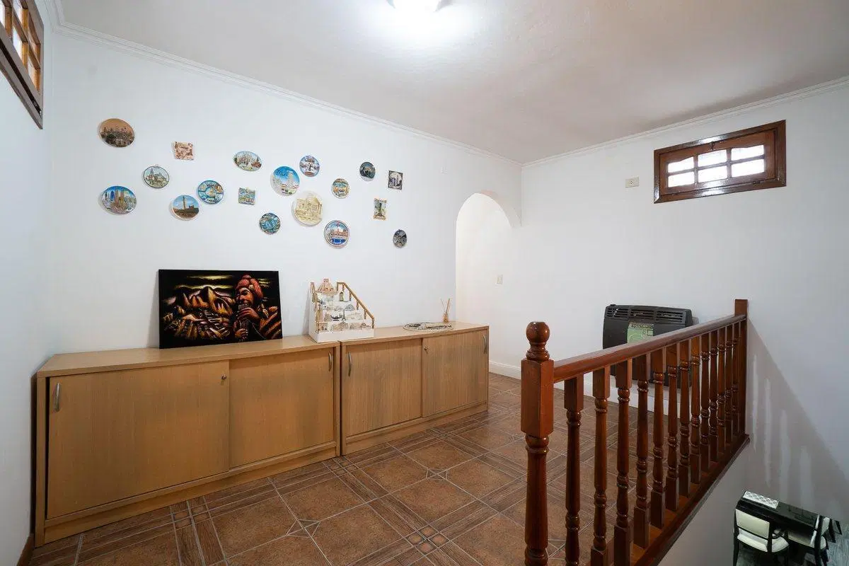 VENTA DE CASA 6 AMBIENTES EN V. TESEI APTO CREDITO 5