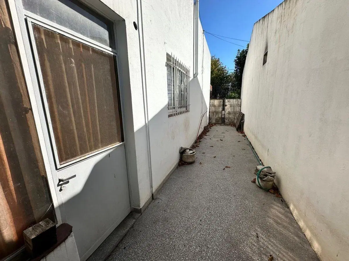 CASA EN VENTA 3 AMBIENTES HURLINGHAM APTO CREDITO 5