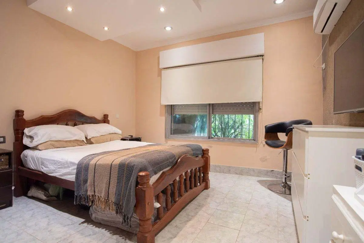 VENTA CASA 4 AMBIENTES HURLINGHAM QUINCHO PERMUTA 4
