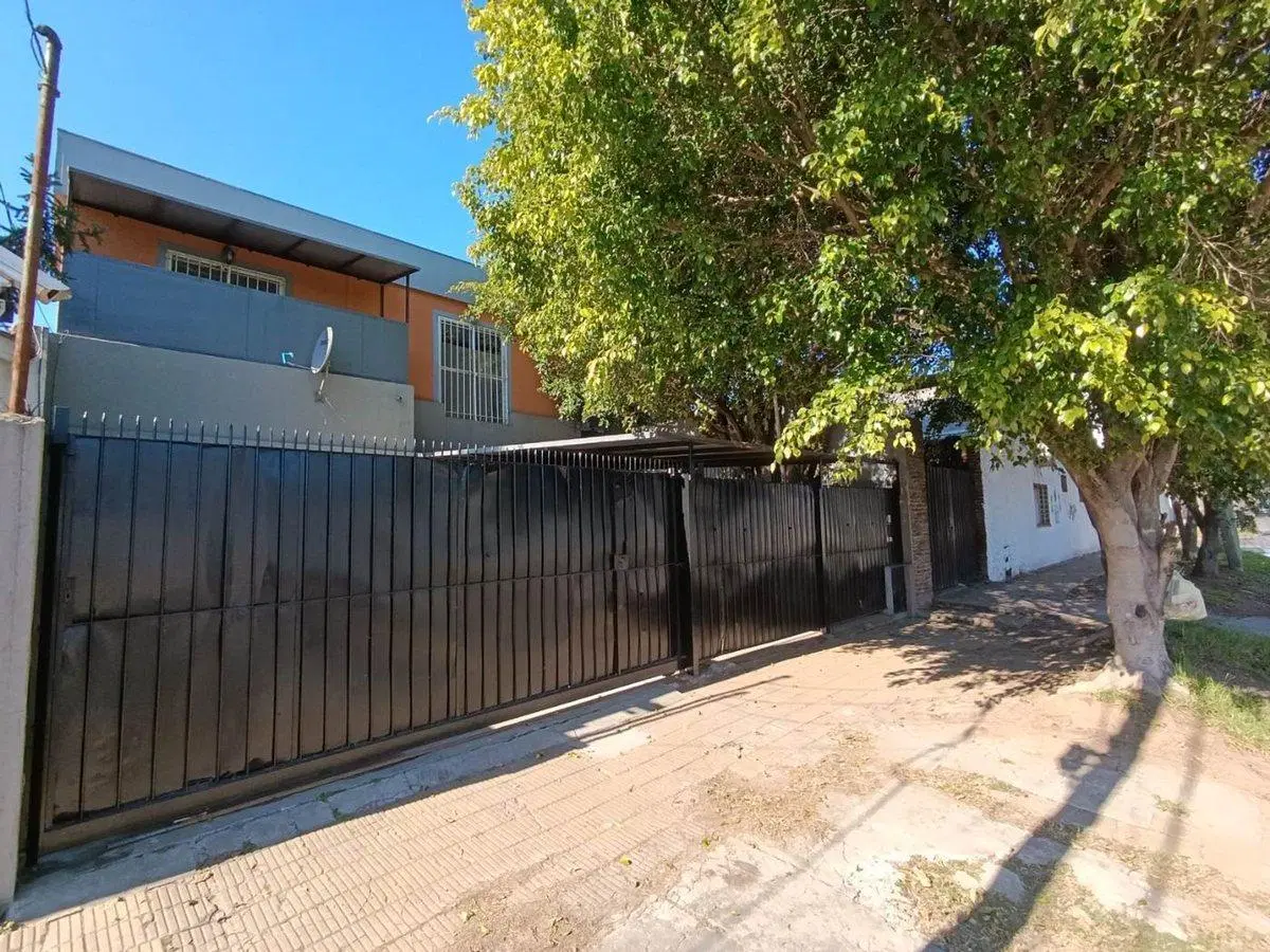 VENTA CASA MULTIFAMILIAR PISCINA  V. BALLESTER 5
