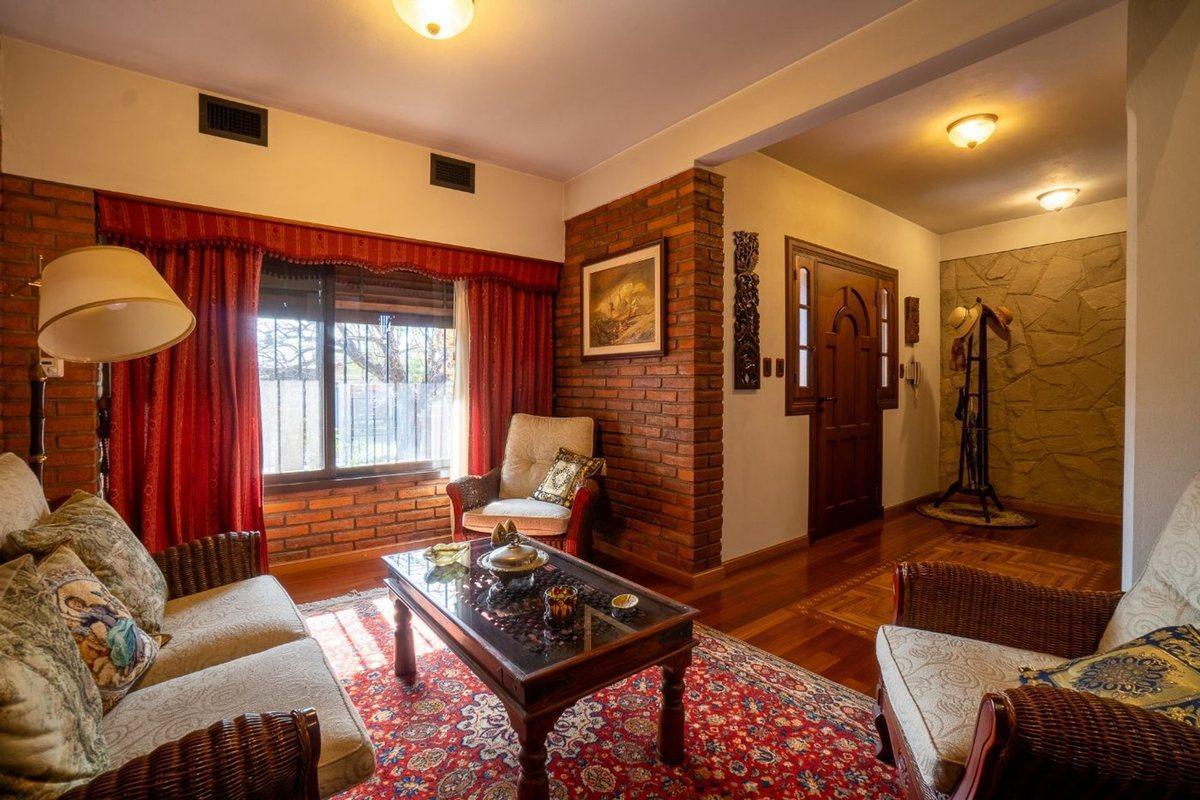 Foto de Venta casa 5amb Hurlingham, imagen 2