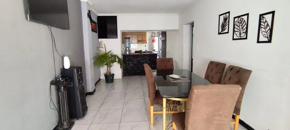 VENTA CASA 3 AMB. I. CASANOVA APTO CRÉDITO GARAGE 2