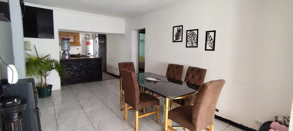 VENTA CASA 3 AMB. I. CASANOVA APTO CRÉDITO GARAGE 4