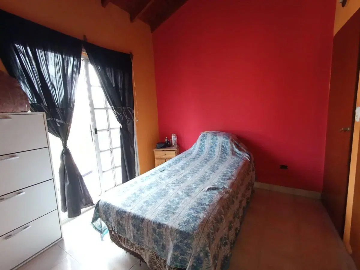VENTA CASA 5 AMB. MULTIFAMILIAR HURLINGHAM-PILETA 3