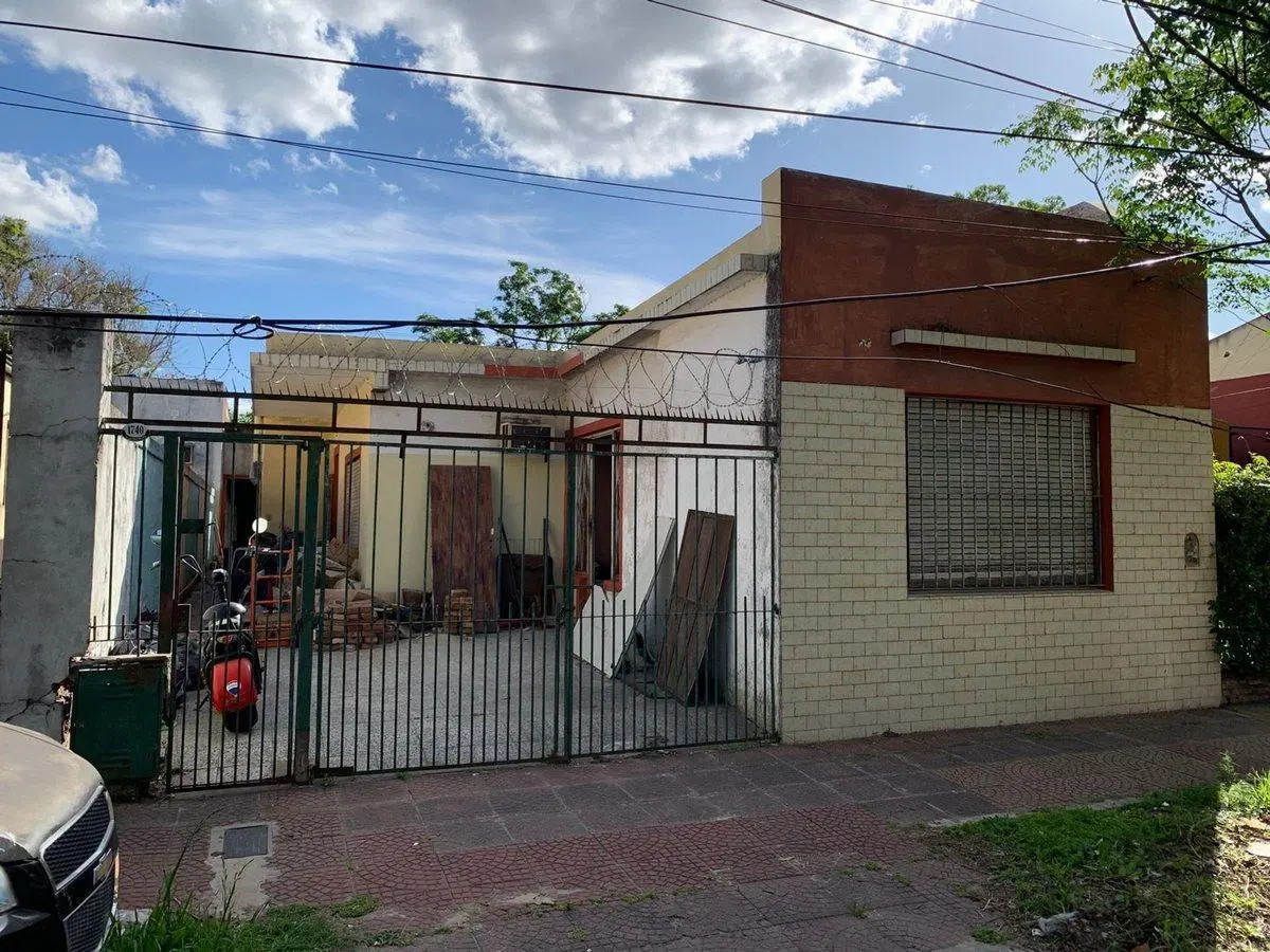 VENTA CASA A REACCIONAR HURLINGHAM OPORTUNIDAD 3