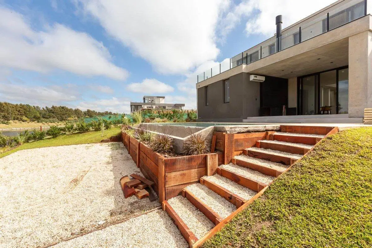 VENTA CASA 5AMB PILETA TERRAZA NORDELTA PERMUTA 4