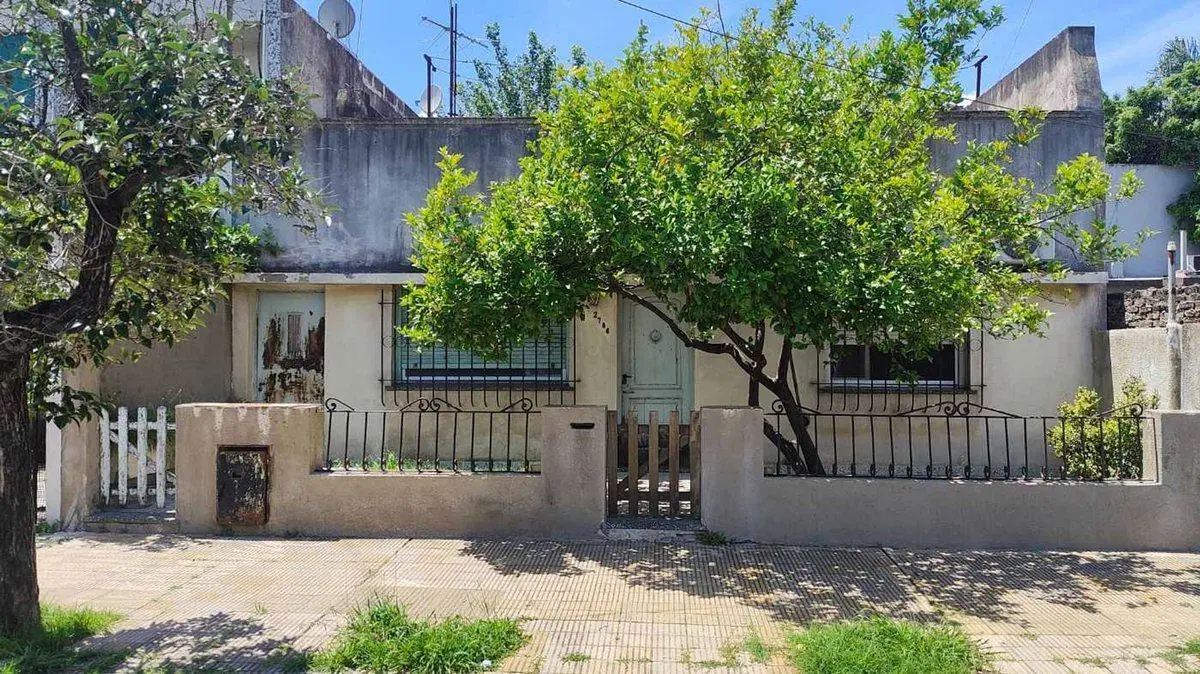 VENTA CASA 3AMB TERRAZA HAEDO PALOMAR PERMUTA 4