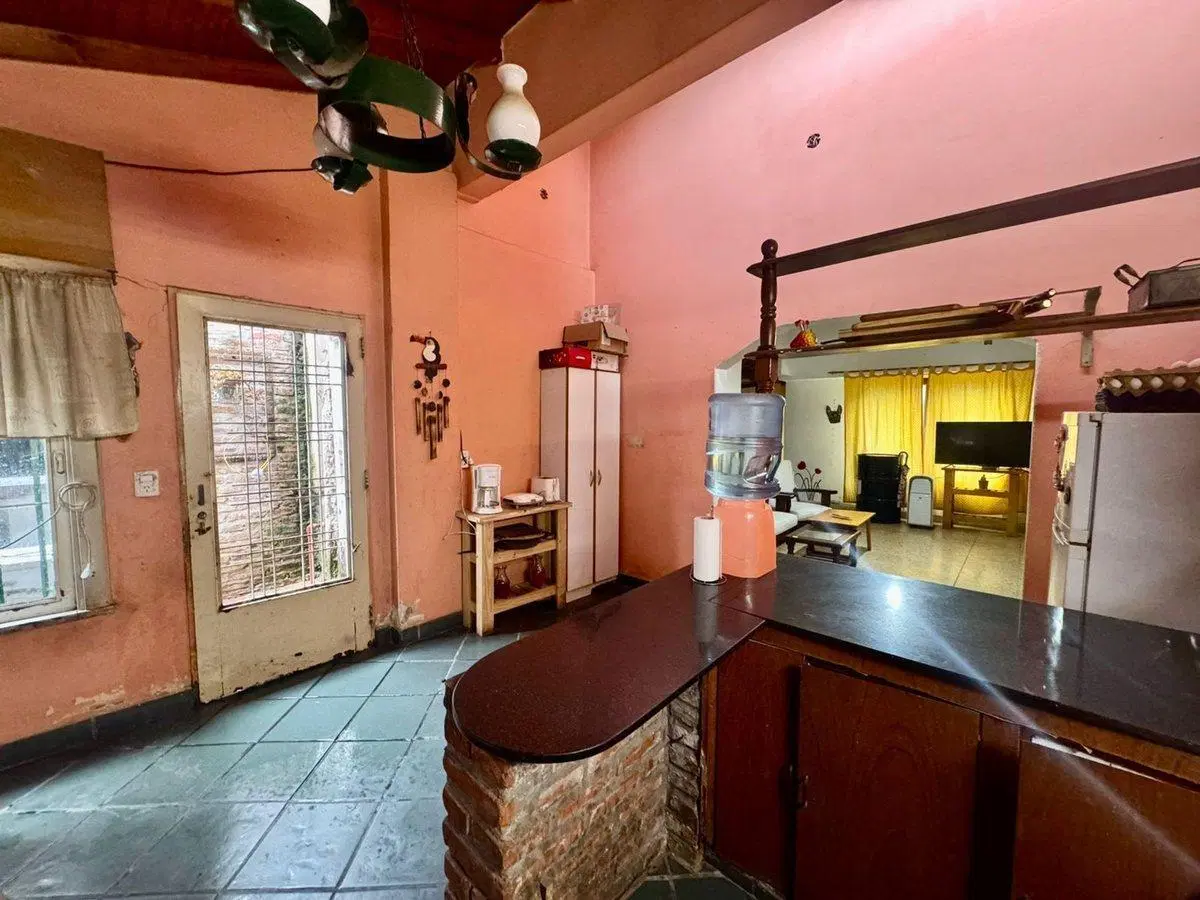VENTA CASA 4 AMBIENTES HURLINGHAM ACEPTA  PERMUTA 2
