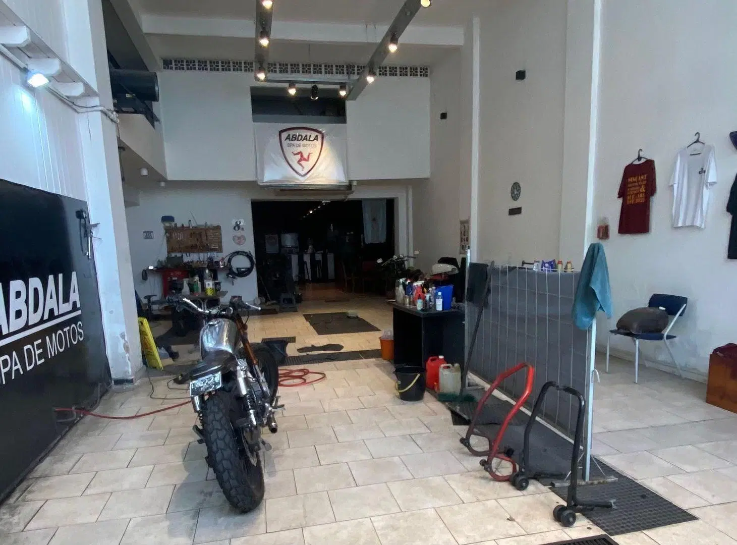 ALQUILER DEPÓSITO LOCAL COMERCIAL MORON 4