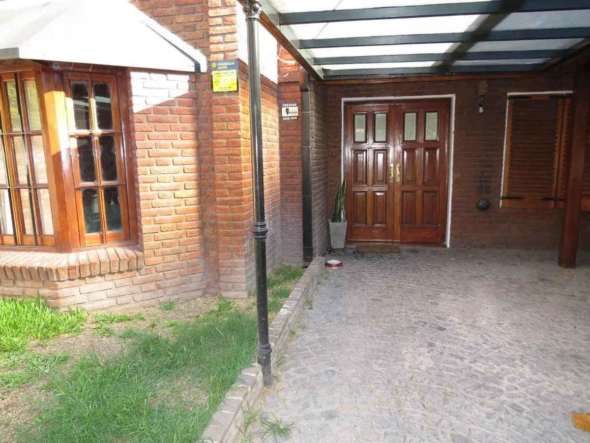 VENTA DE CASA 5 AMBIENTES HURLINGHAM APTO CRÉDITO 4