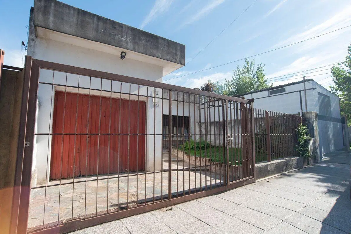 VENTA CASA 3 AMBIENTES HURLINGHAM APTO CREDITO 4