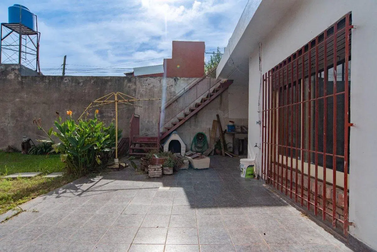 VENTA CASA 3 AMBIENTES HURLINGHAM APTO CREDITO 5