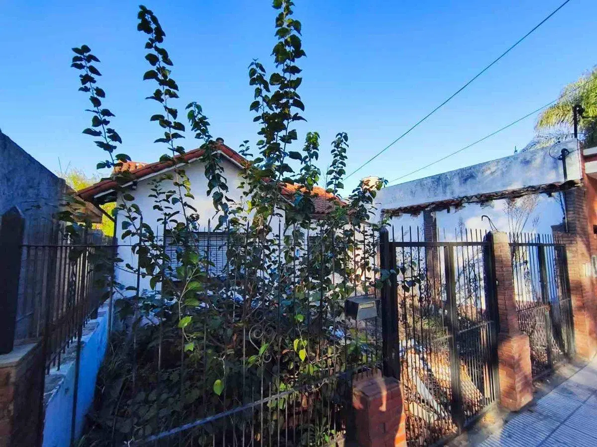 Venta Casa Lote Comercial Ideal Inversor en Tesei 2