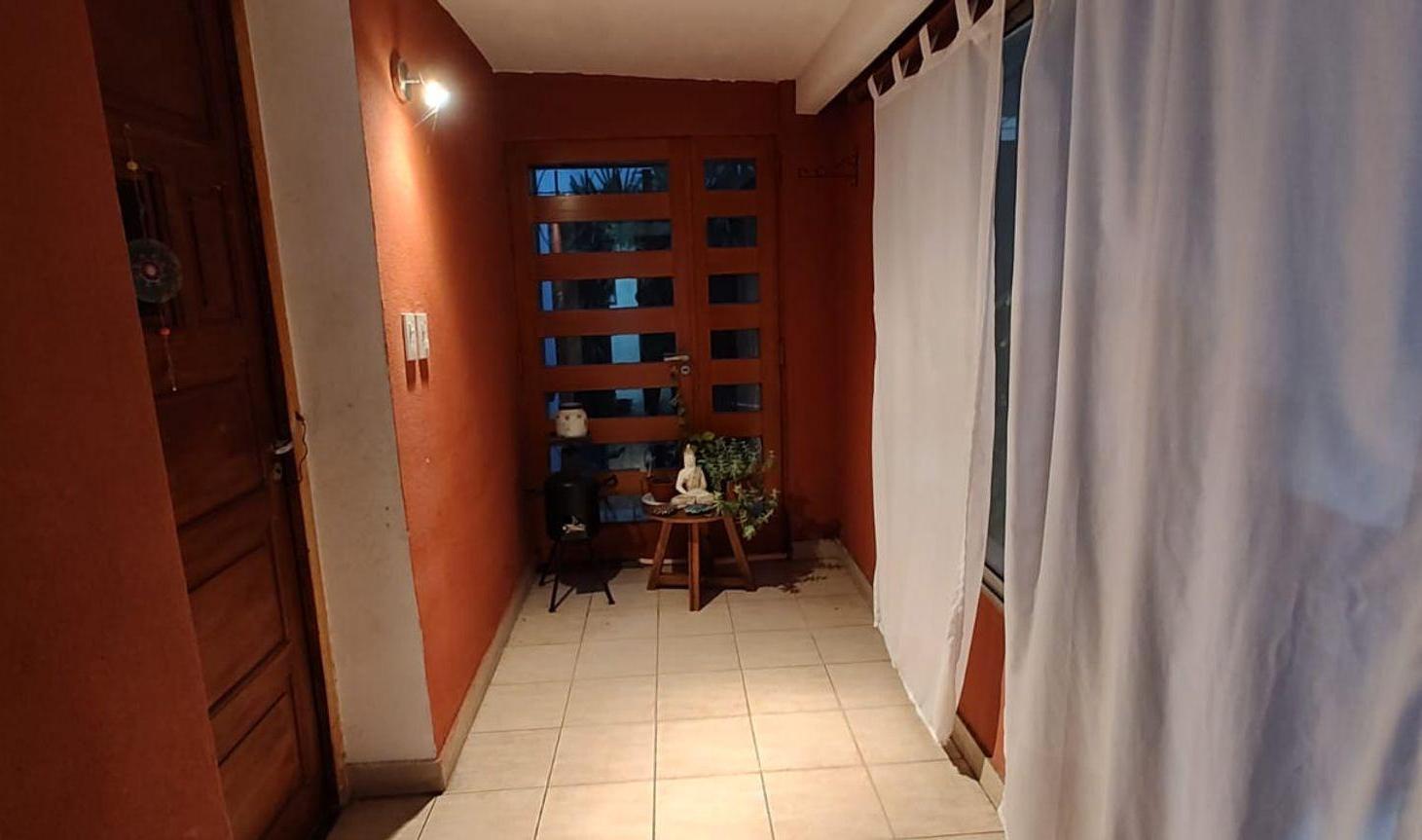 Foto de VENTA CASA 5 AMB - CASTELAR SUR -APTO CREDITO, imagen 3