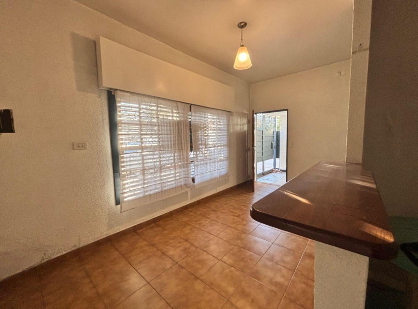 VENTA CASA 4 AMBIENTES VILLA SARMIENTO COCHERA