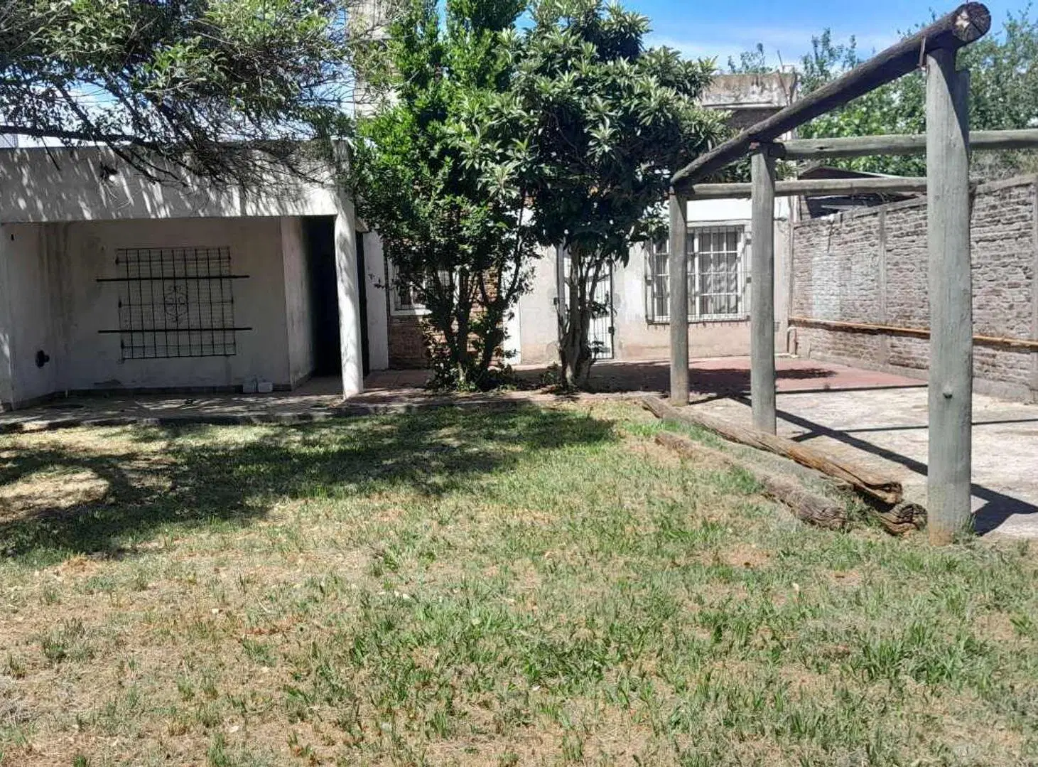 CASA  EN VENTA 3 AMBIENTES -EN VILLA TESEI 2