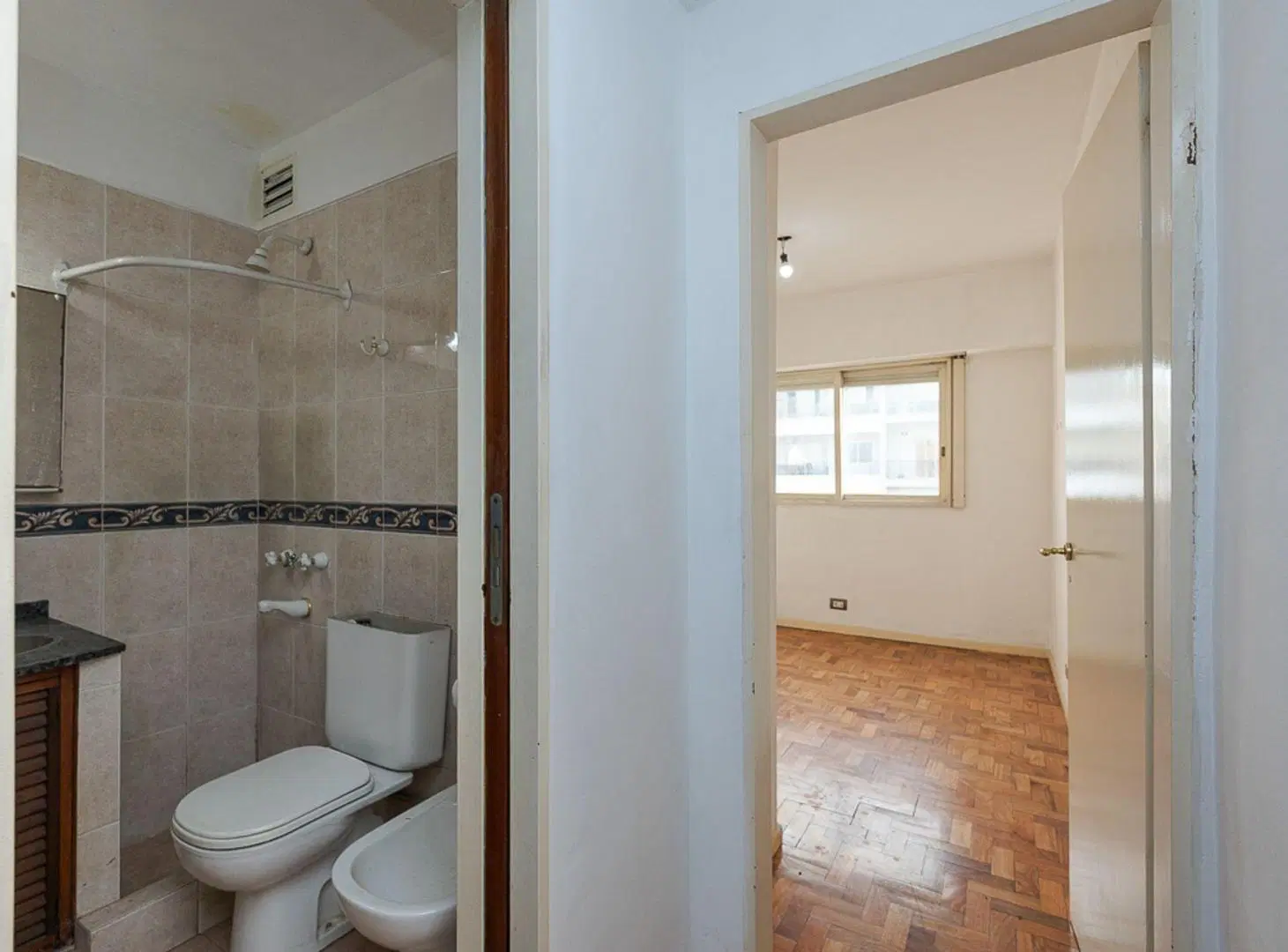 VENTA DEPTO 2AMB BALCON OPORTUNIDAD CASEROS PERMUT 4