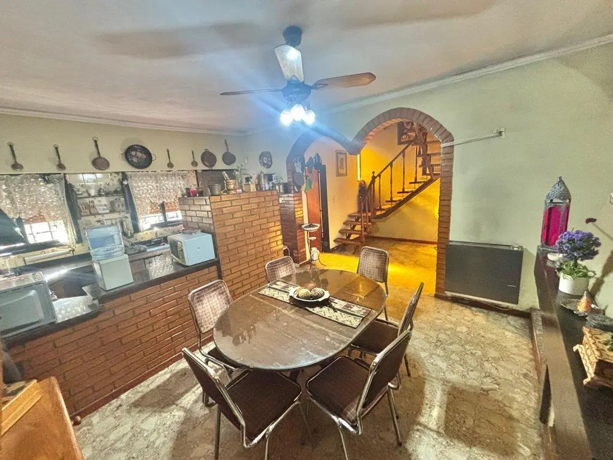 CASA EN VENTA - HURLINGHAM - PARQUE JOHNSTON 4