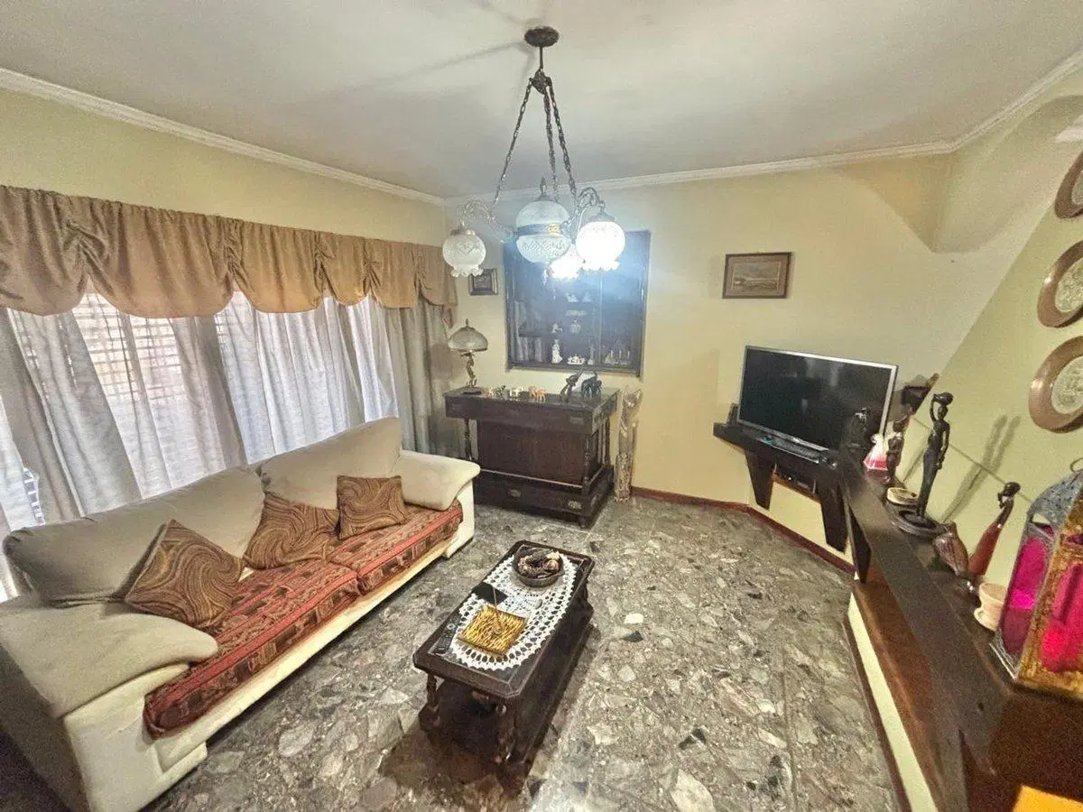 CASA EN VENTA - HURLINGHAM - PARQUE JOHNSTON 3