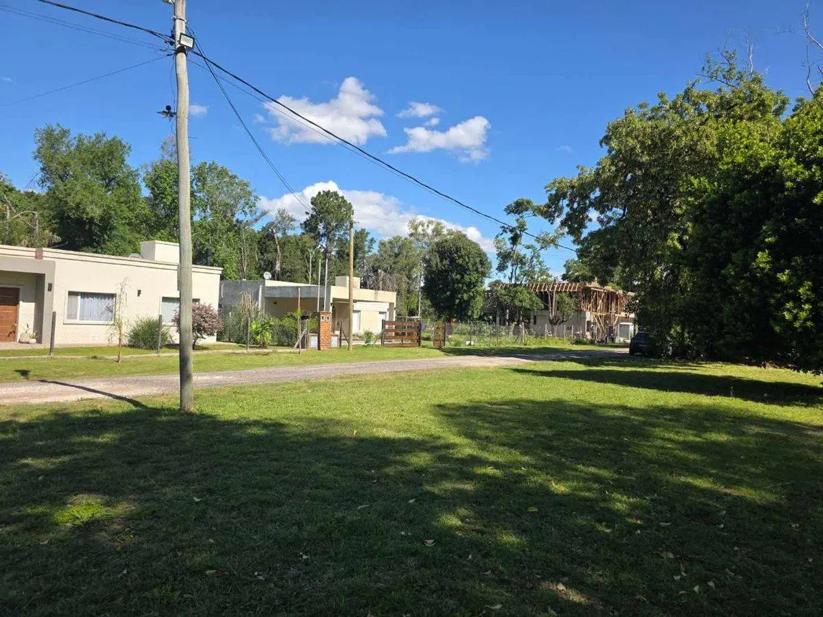 LOTE 710 MTS BARRIO SEMI CERRADO MORENO 3