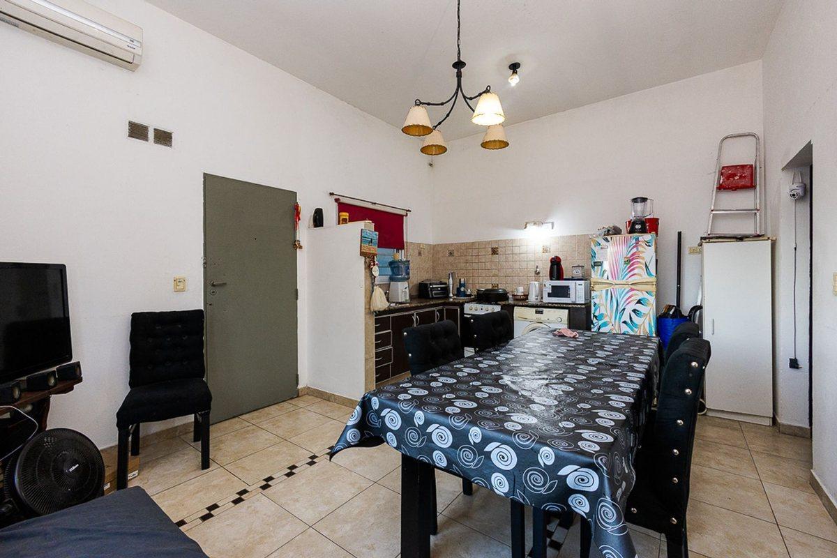 Foto de VENTA DEPTO 2AMB SIN EXPENSAS COCHERA MORON PERMUT, imagen 4