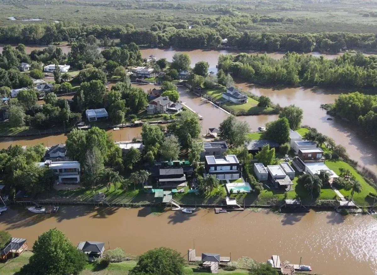 LOTE EN VENTA EN CLUB NAUTICO ISLA DEL ESTE TIGRE 2