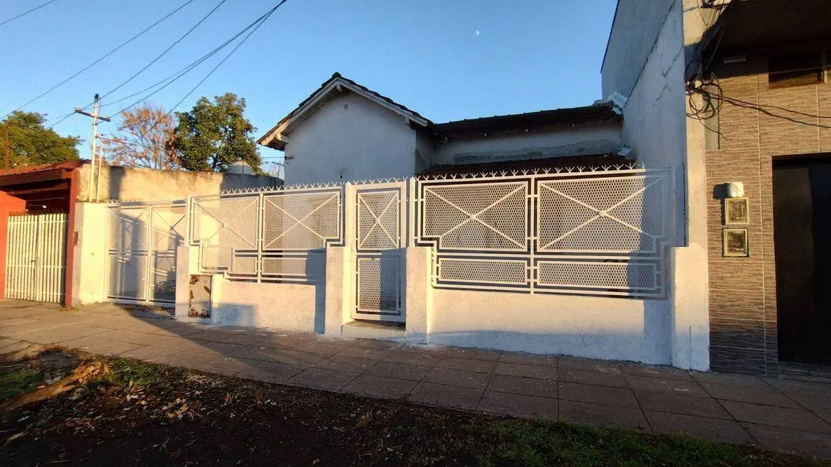 EN VENTA CHALET A NUEVO 3 AMB + GALPON 2
