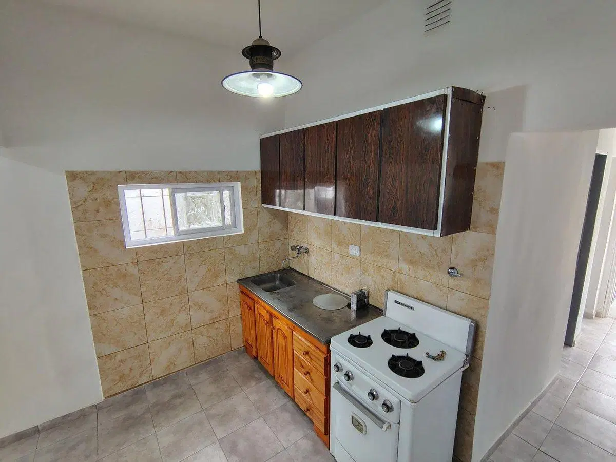 EN VENTA CHALET A NUEVO 3 AMB + GALPON 4