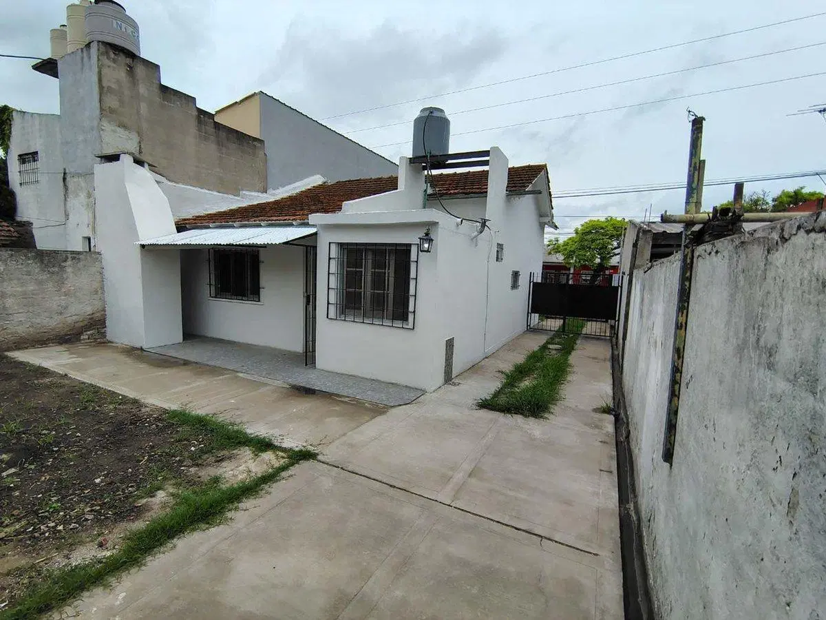 EN VENTA CHALET A NUEVO 3 AMB + GALPON 3