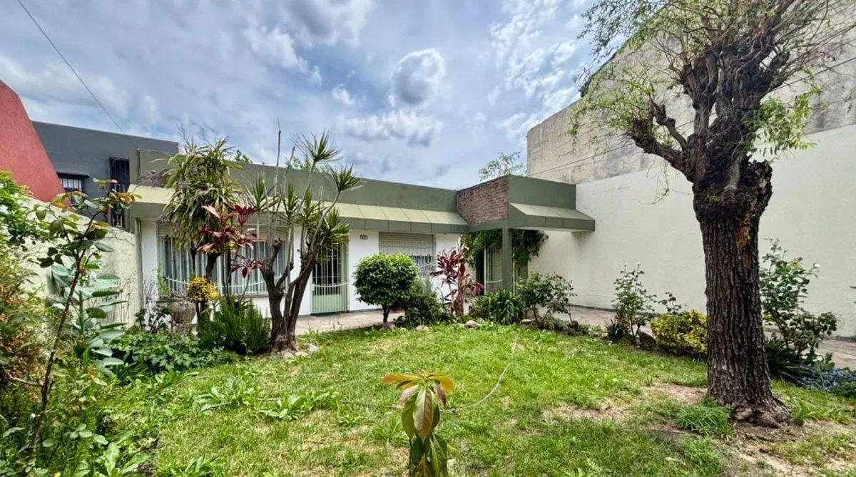 VENTA CASA 3 AMB VILLA LUZURIAGA / DEPOSITO 4