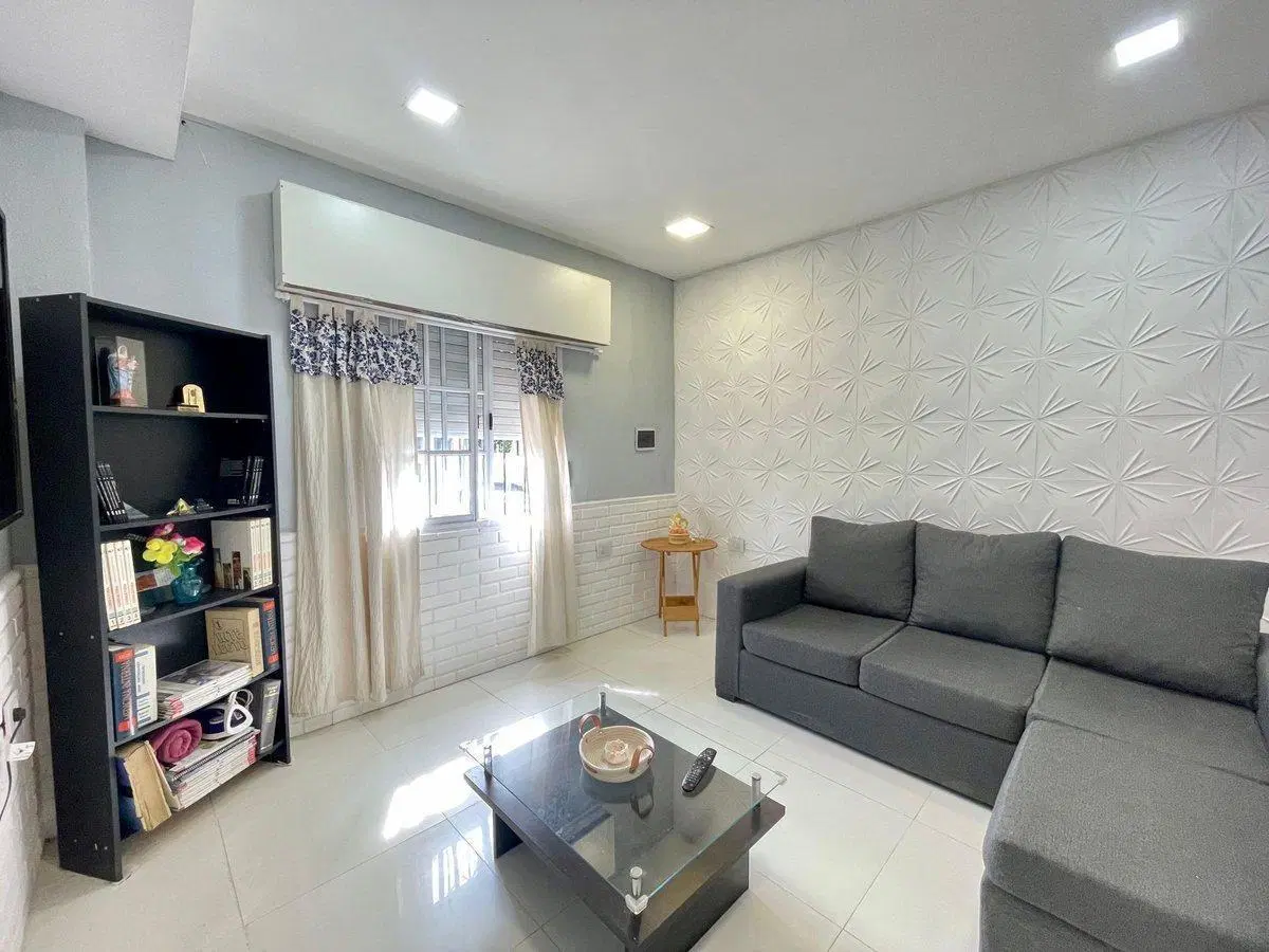 VENTA PH TIPO CASA 5AMB COCHERA HURLINGHAM PERMUTA 4