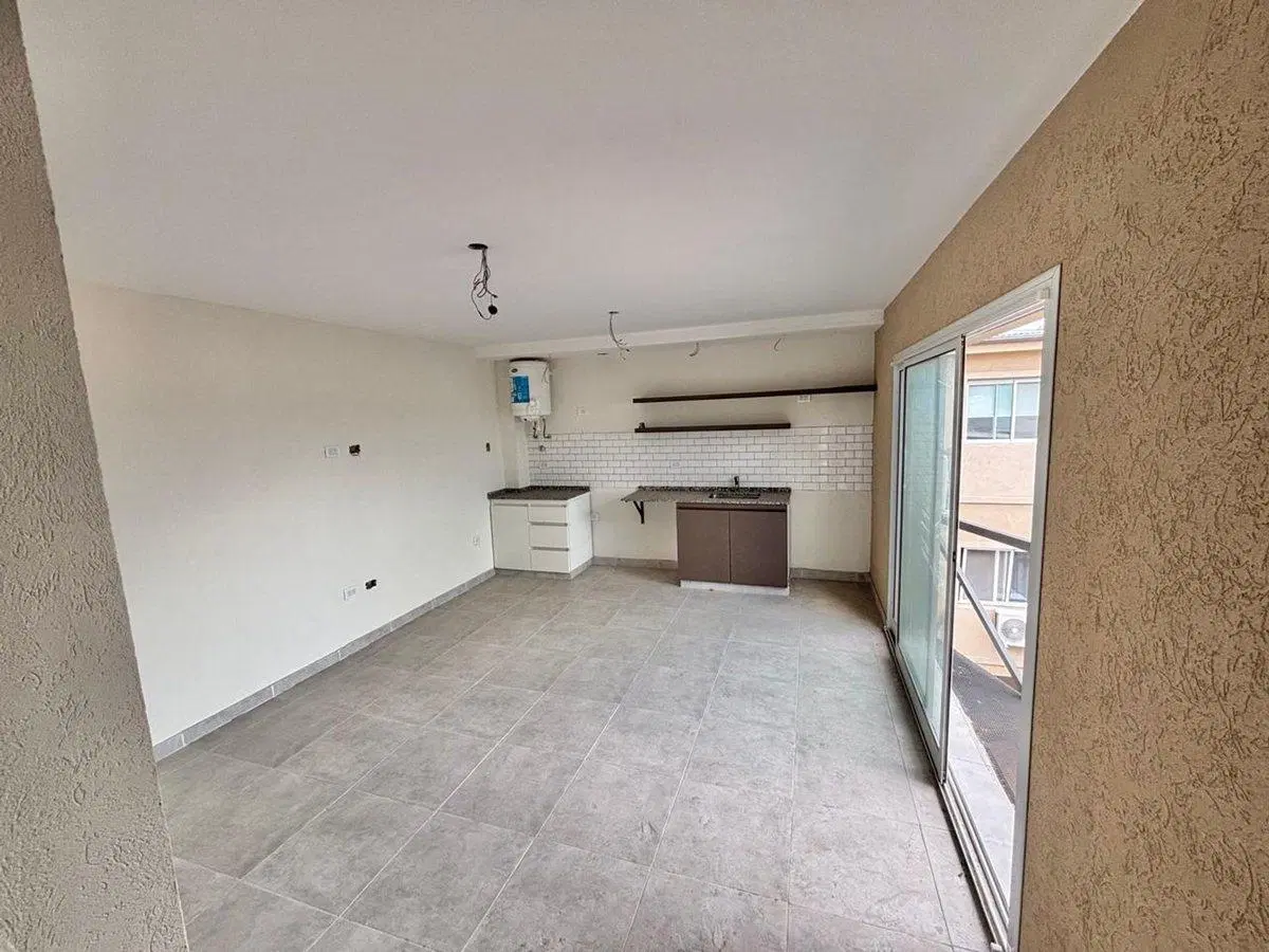 DEPARTAMENTO 2 AMBIENTES EN VENTA - HURLINGHAM 2