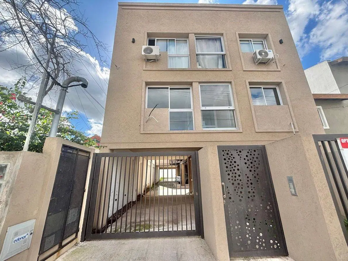 DEPARTAMENTO 2 AMBIENTES EN VENTA - HURLINGHAM 5