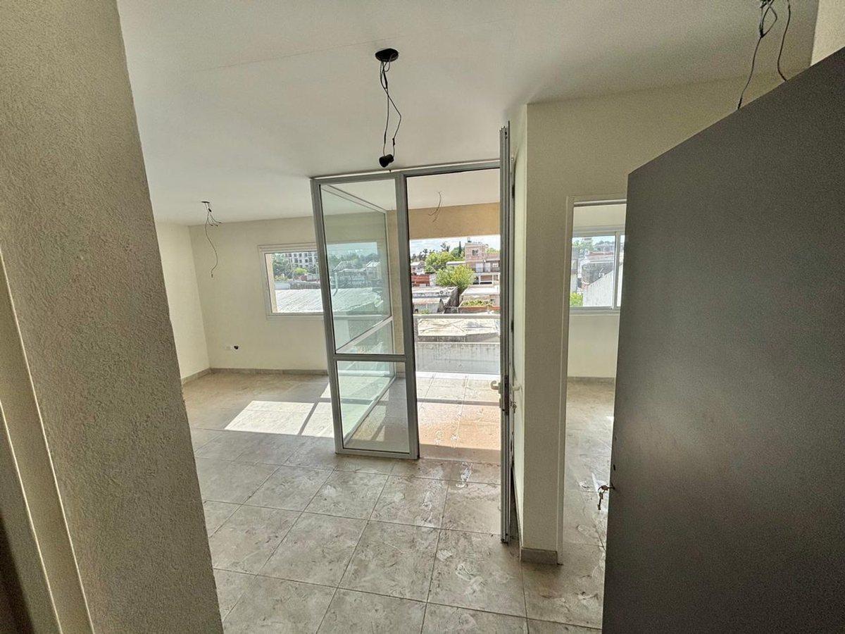 DEPARTAMENTO 2 AMBIENTES EN VENTA - HURLINGHAM