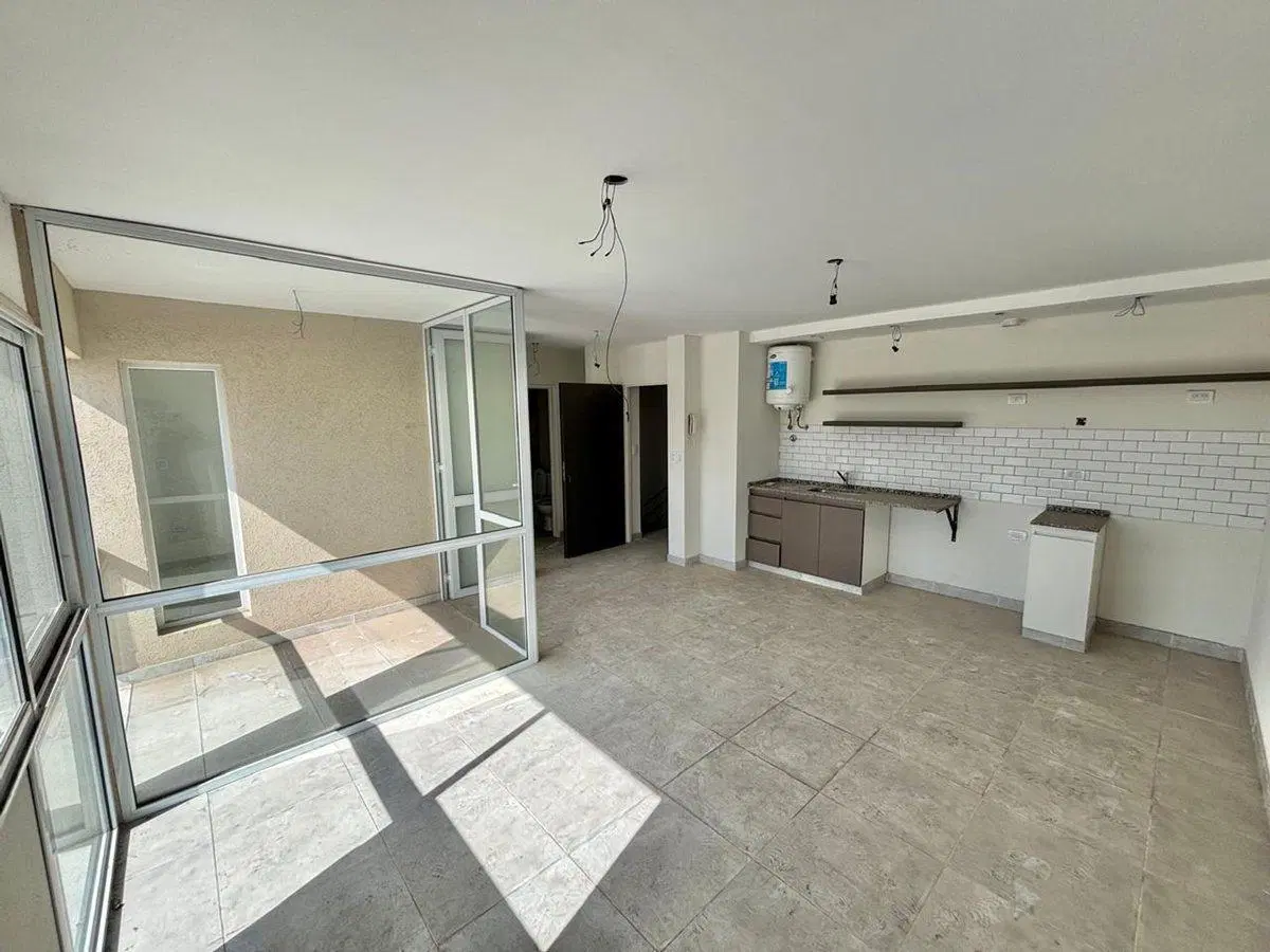 DEPARTAMENTO 2 AMBIENTES EN VENTA - HURLINGHAM 3