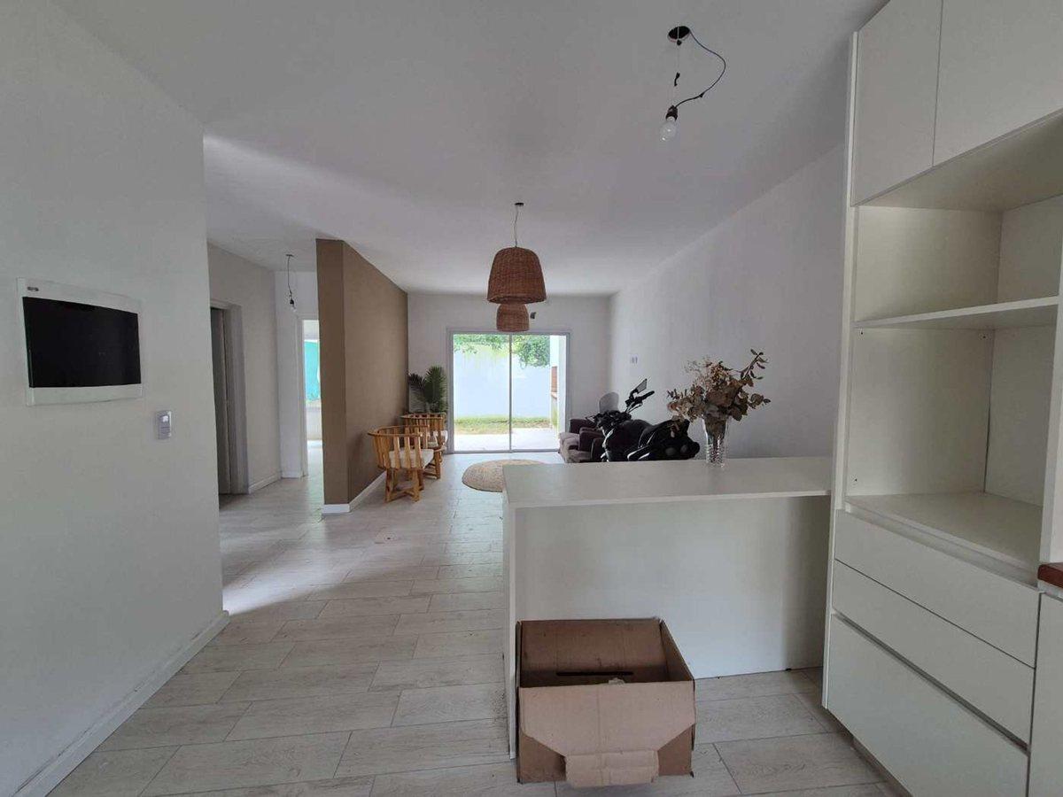 VENTA CASA EN POZO 3 AMB BARRIO CERRADO / PERMUTA