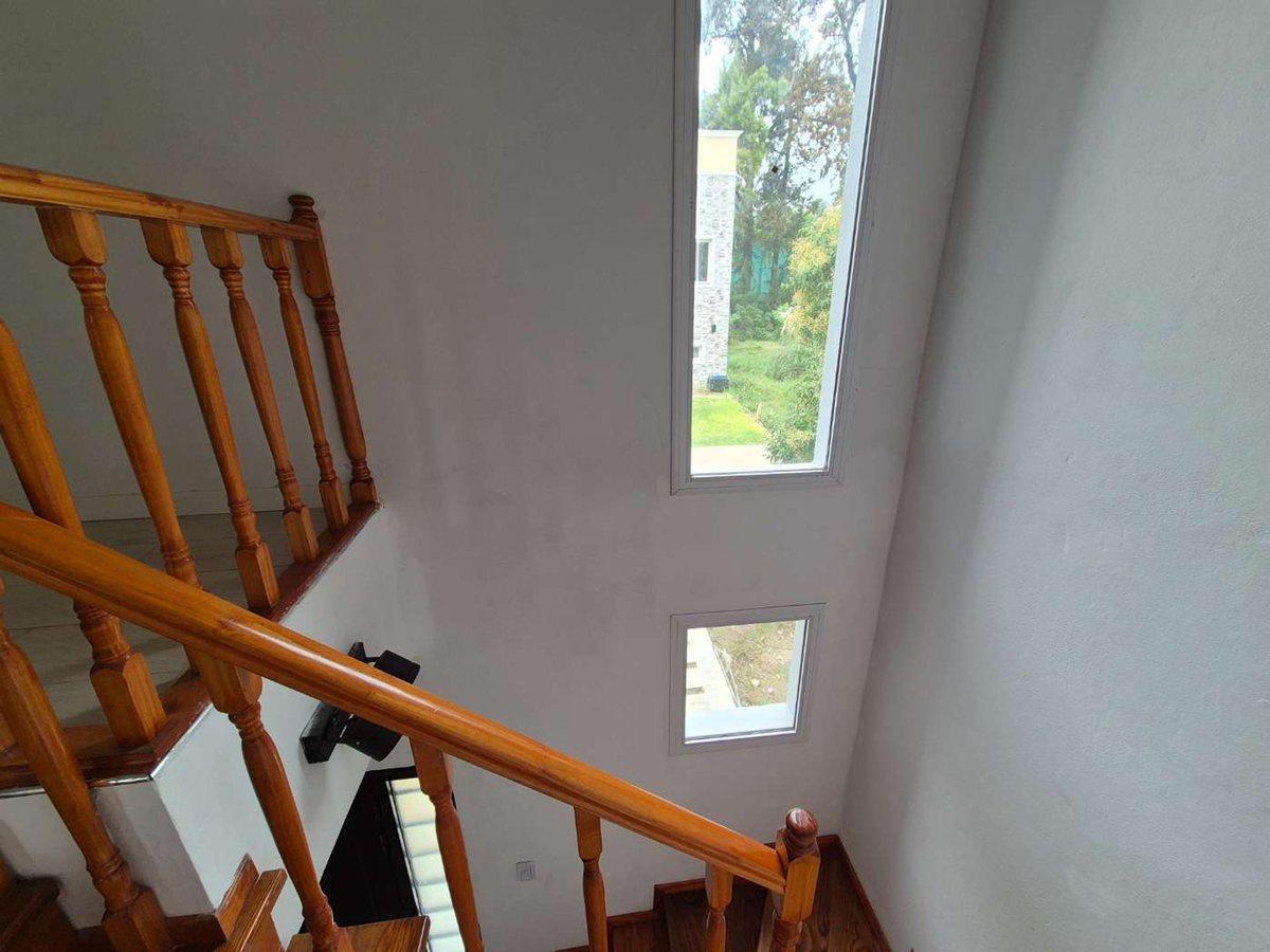 VENTA CASA EN POZO 3 AMB BARRIO CERRADO / PERMUTA