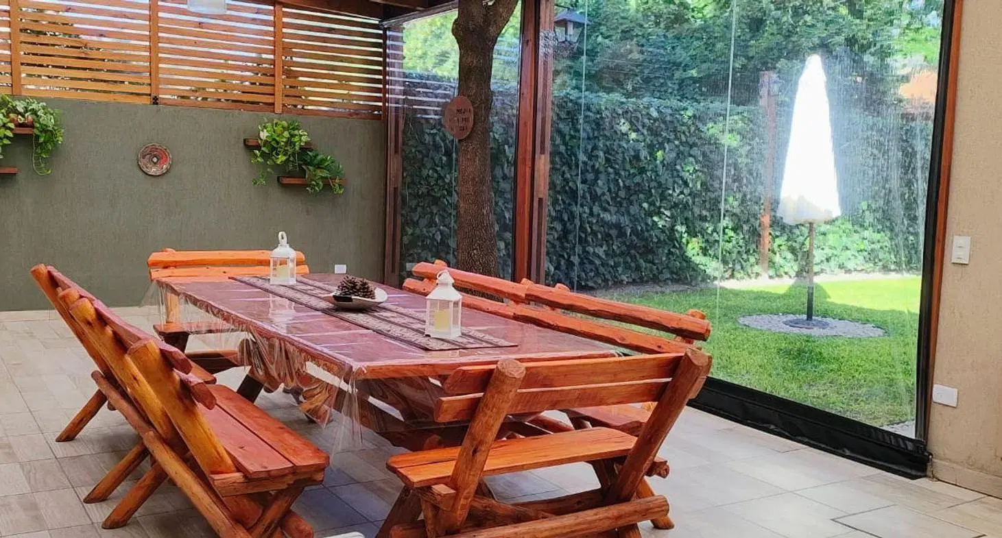 VENTA DE CASA CON QUINCHO Y PILETA WILLIAM MORRIS 5