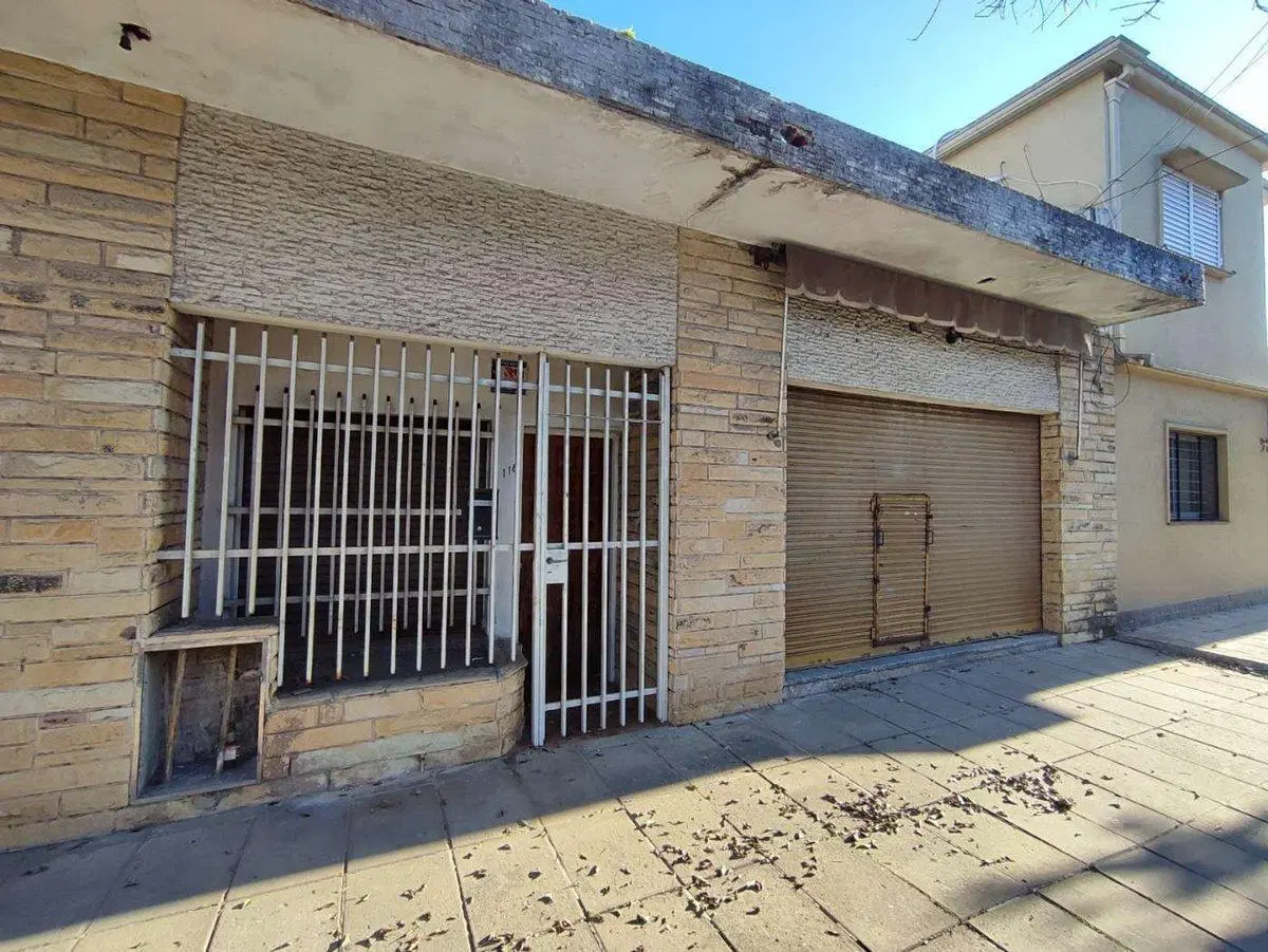 Casa con Local + Terraza en Zona Comercial Tesei 4