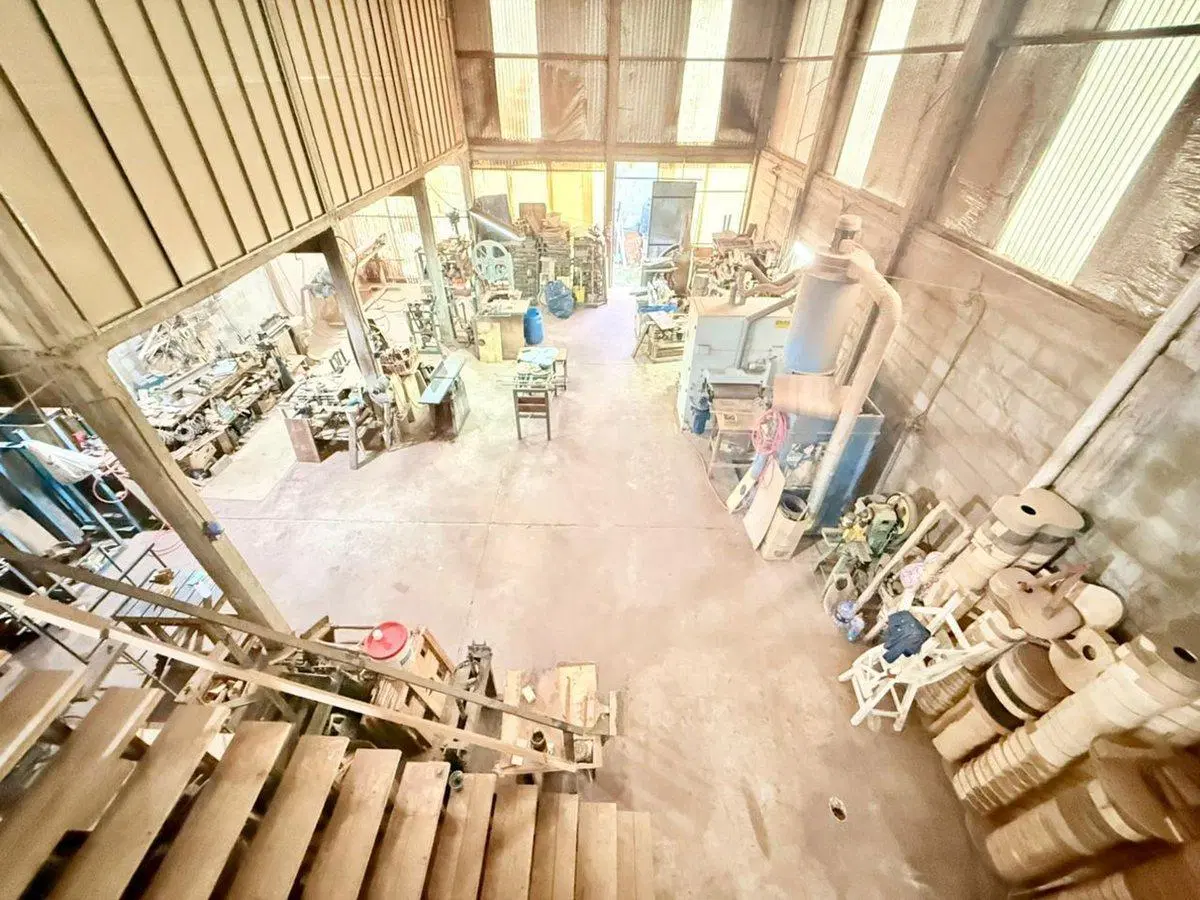 VENTA GALPON EN VILLA TESEI 4