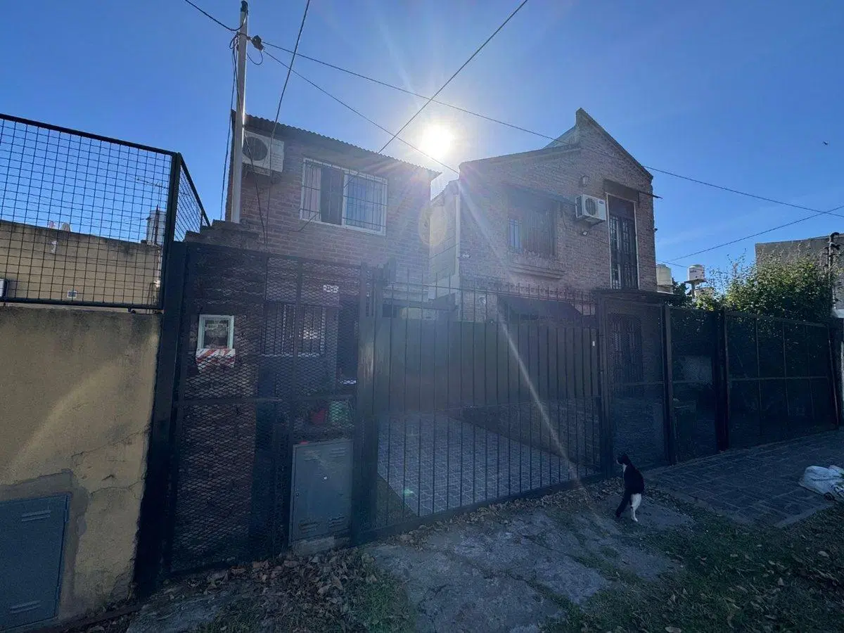 VENTA CASA DUPLEX HURLINGHAM OPORTUNIDAD 2