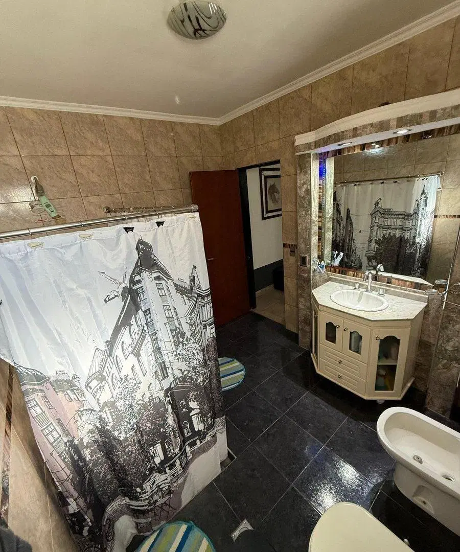 VENTA CASA + DTO PILETA PASO DEL REY MORENO 5