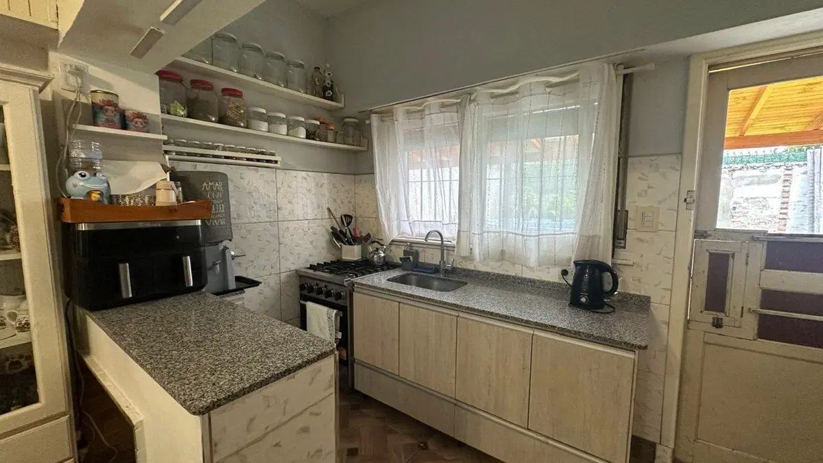 Venta casa 3amb Hurlingham 5