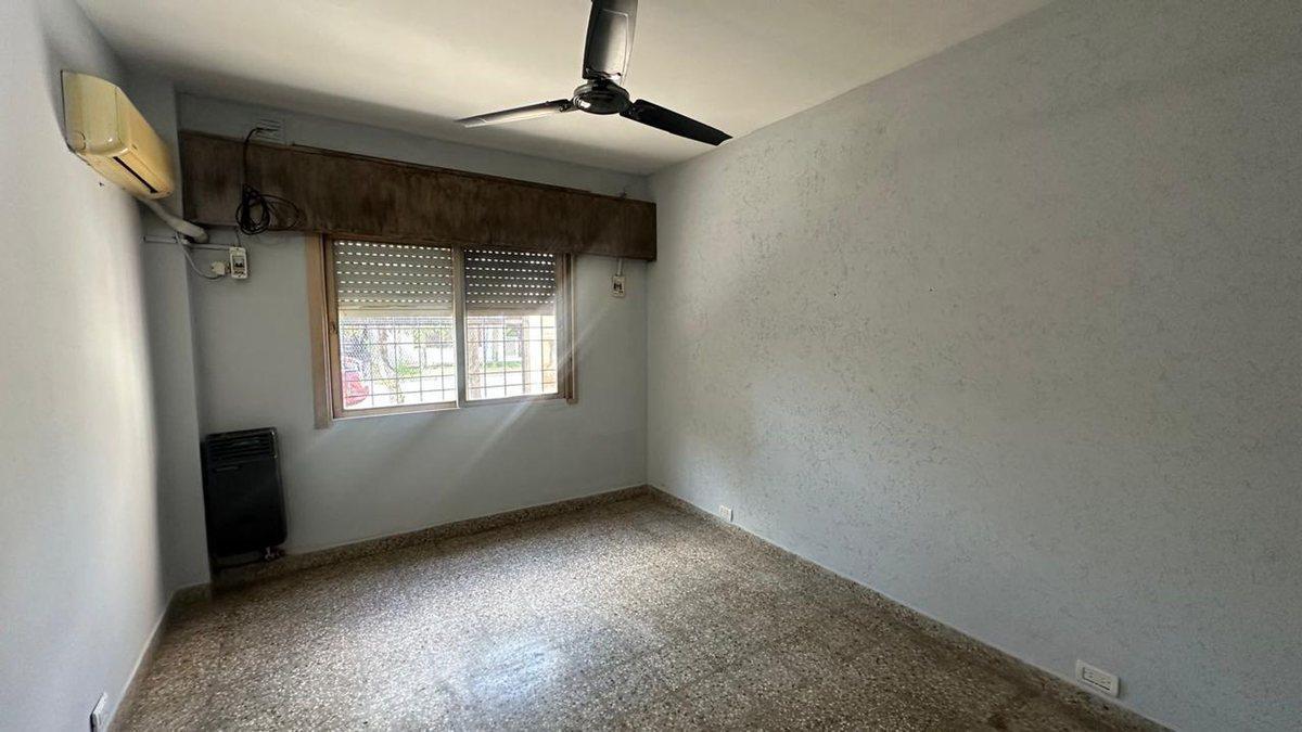 Foto de Venta casa 4amb Hurlingham, imagen 2
