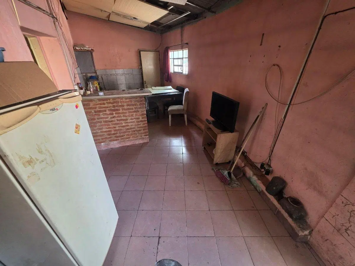 LOTE EN VENTA EN POMPEYA CABA 247 Mts 4