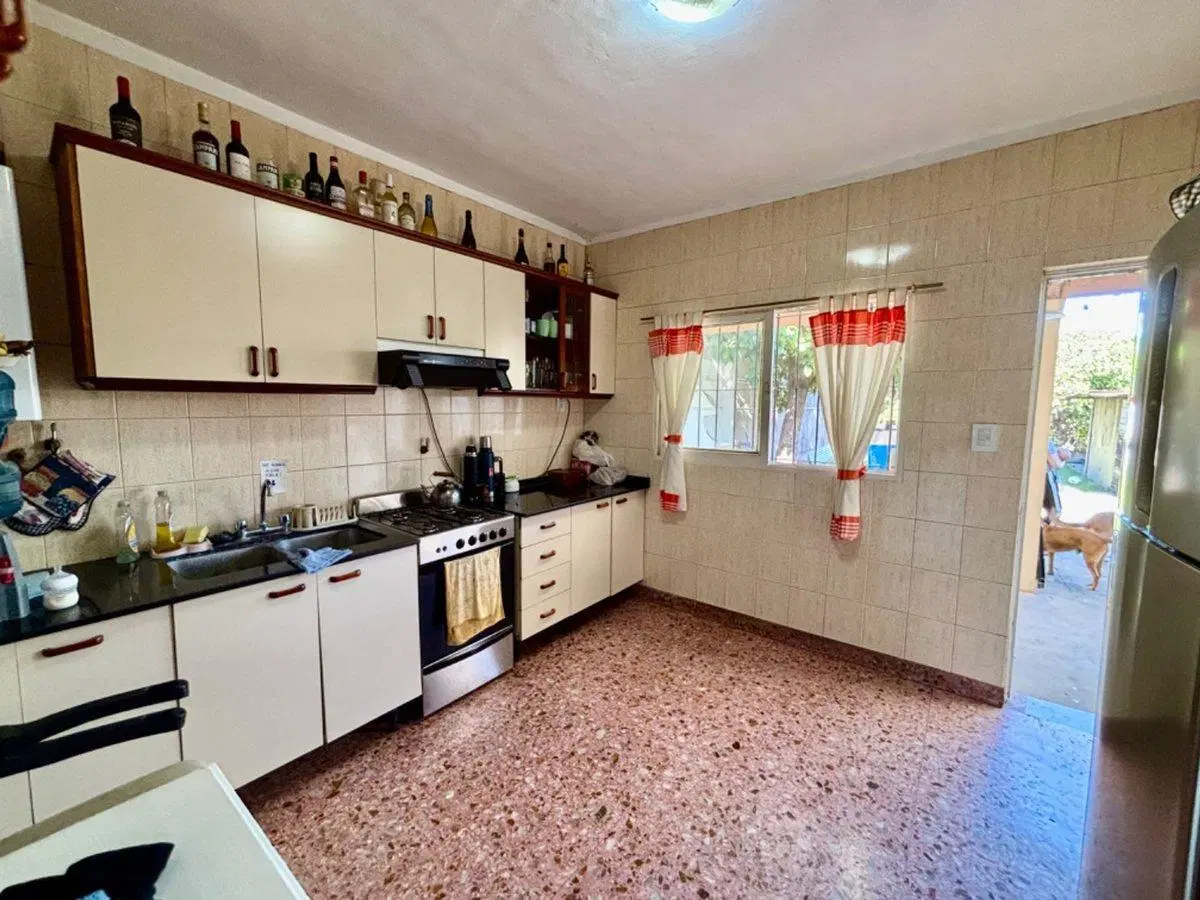 VENTA CASA 4 AMBIENTES HURLINGHAM COCHERA 8