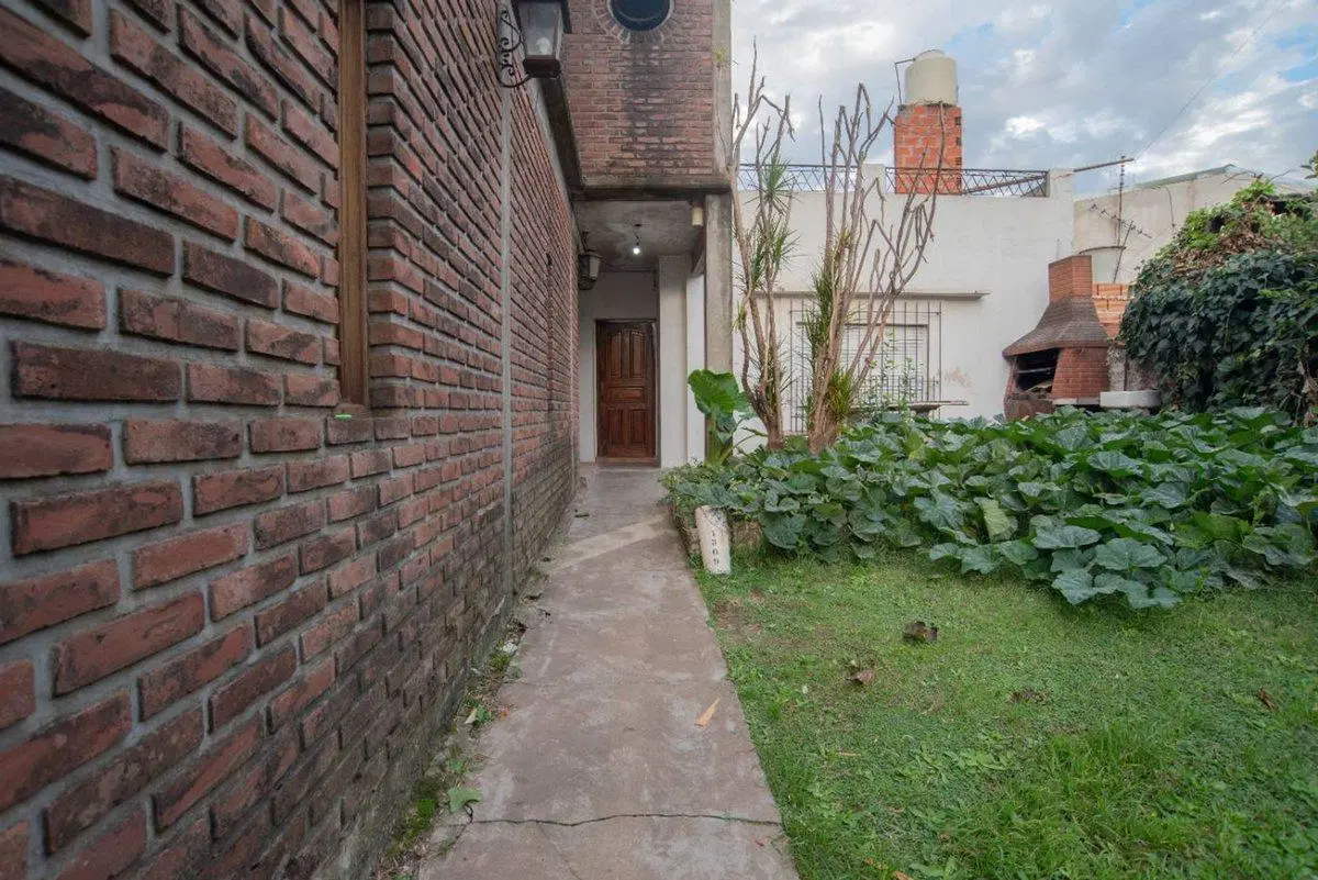 VENTA CASA 4 AMBIENTES HURLINGHAM OPORTUNIDAD 4