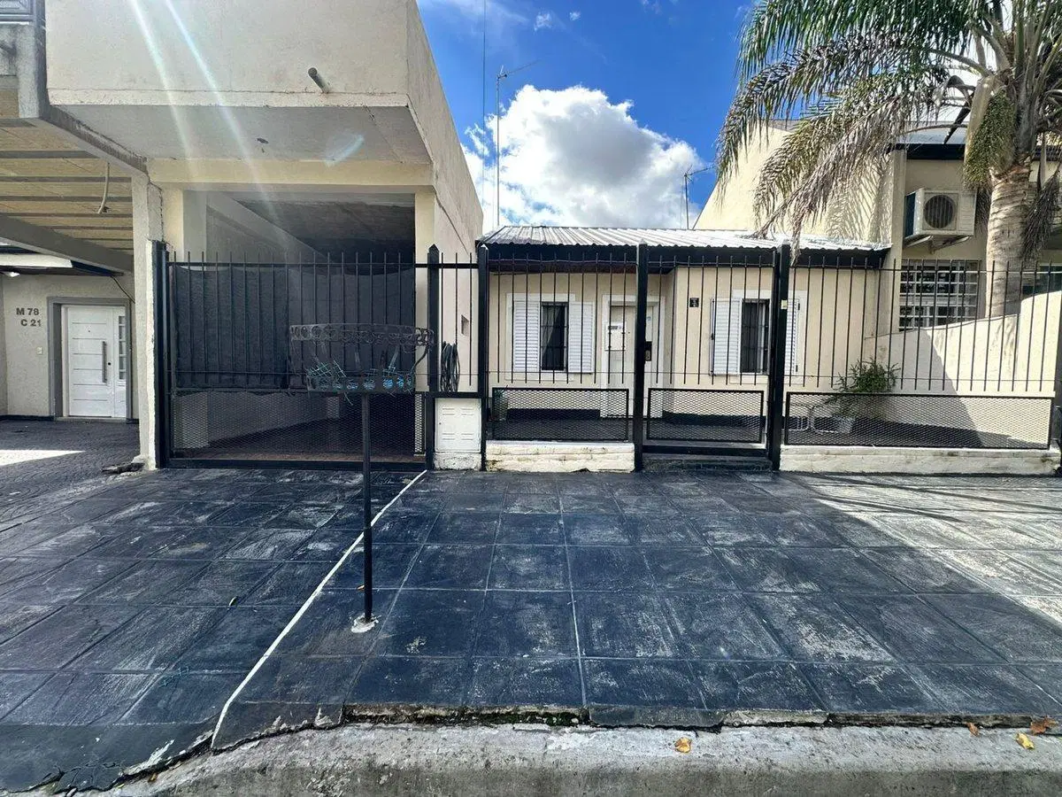 VENTA CASA 3 AMBIENTES EN BARRIO ALTOS DE PODESTA 8