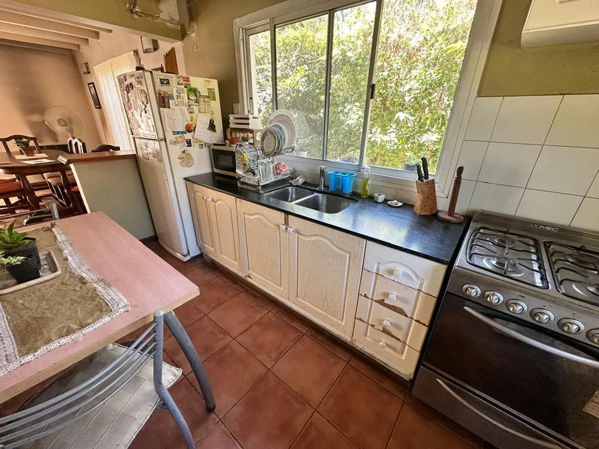 CASA 4 AMBIENTES B. CERRADO HURLINGHAM APTO CRED. 4
